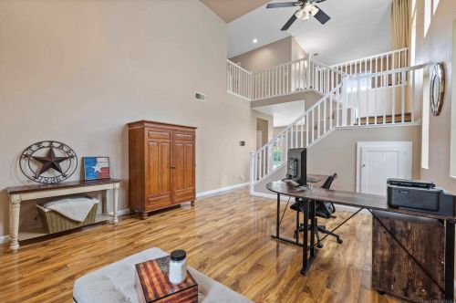 42092 Orange Blossom Dr, Temecula CA  92591-5542 exterior