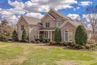 1745 Masters Dr, Franklin, TN 37064-9695