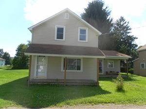 29 Elk St, Inez, PA 16915-9601