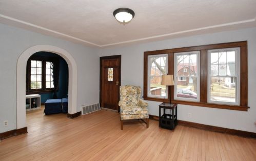 2752 81, Milwaukee WI 53222-3809 exterior