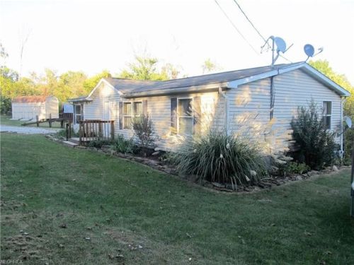 501 Calder Ridge Rd, Belpre, OH 45714-9804