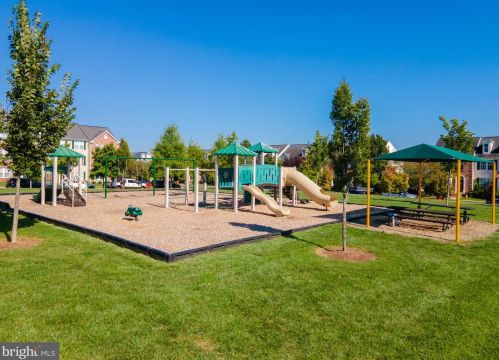 179 Colonial Dr, Charles Town WV  25414-4498 exterior