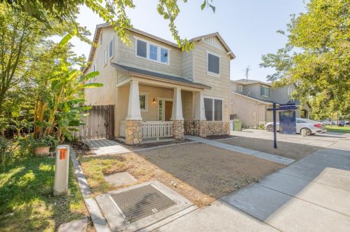 4202 Moon Rose Ct, Turlock, CA 95382-7368
