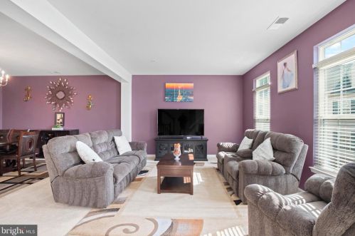 7366 Brunson Cir, Gainesville VA 20155 exterior