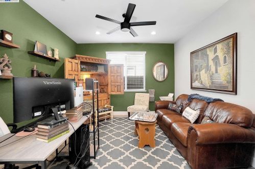 1611 Red Pheasant Ln, Manteca CA  95337 exterior