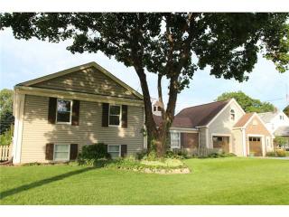 504 Highland Dr, Rossford OH  43460-1057 exterior