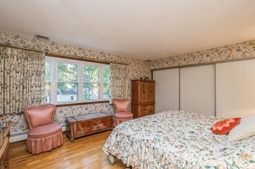 10 Woodfield Ave, Northport NY  11768-2439 exterior