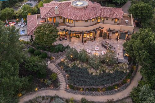 5 Owl Hill Ct, Orinda CA  94563-3441 exterior