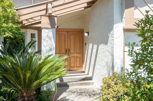 560 Weybridge Dr, San Jose, CA 95123-4957