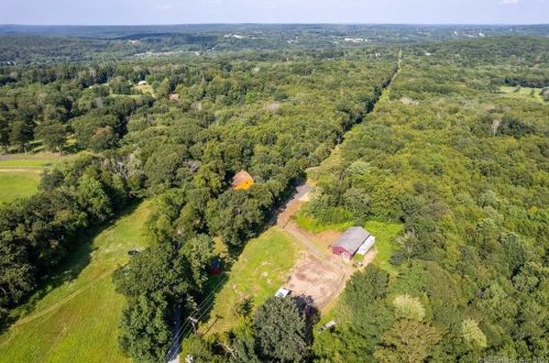 215 Prospect Hill Rd, Colchester, CT 06415-1622