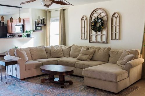 1313 Haley Ln, Burleson, TX 76028-8653