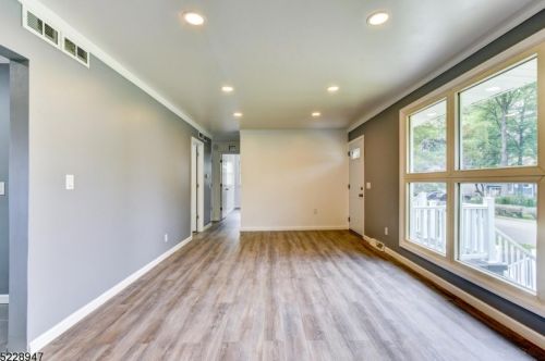 124 Camden Rd, Parsippany NJ  07054-3107 exterior