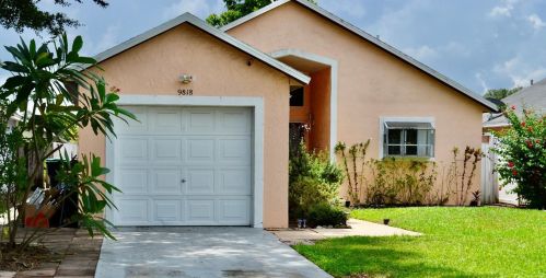 9818 Dean Acre Dr, Orlando, FL 32825-6544