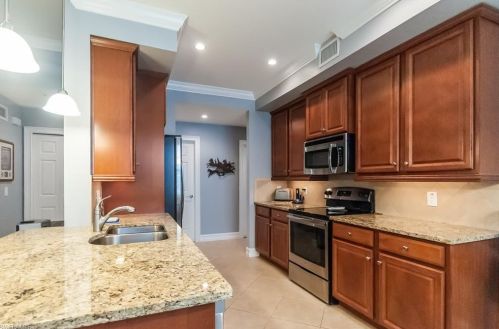 28054 Sosta Ln, Bonita Springs, FL 34135-8042