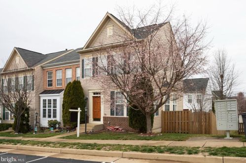 2212 Diloreta Dr, Woodbridge, VA 22191-4140