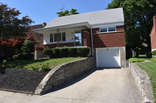 5488 Green Acres Ct, Cincinnati, OH 45248-5209