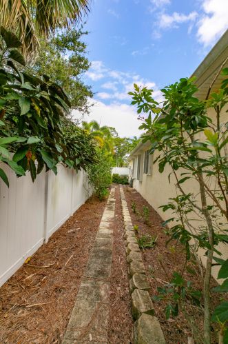 2402 Estella Ter, Palm City FL  34990-3262 exterior