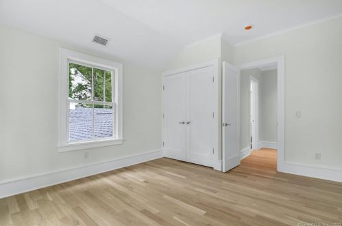 289 Wahackme Rd, New Canaan CT  06840-3935 exterior