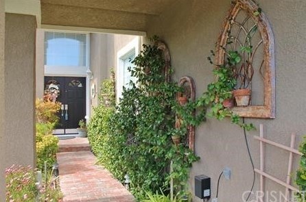 28741 Park Woodland Pl, Santa Clarita, CA 91390-3104