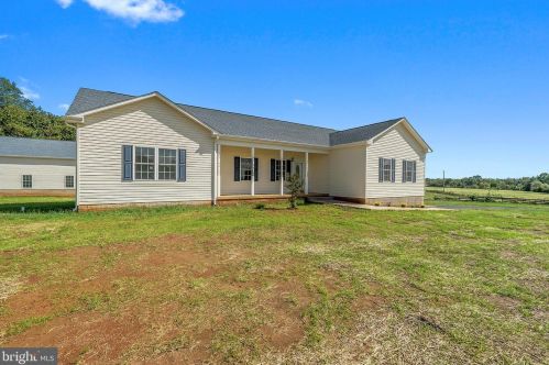 7330 Scottsville Rd, Jeffersonton, VA 22724-2352