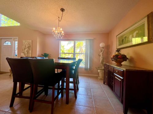 1142 Floresta Dr, Fort Pierce FL  34983-2758 exterior