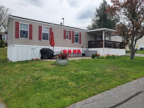 10174 Forest Grove Ln, Breinigsville, PA 18031-1715