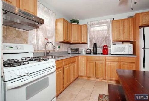 144 Main St, Ridgefield Park NJ  07660-1256 exterior