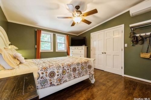 2493 7th Ave, Hempstead NY  11554-3325 exterior