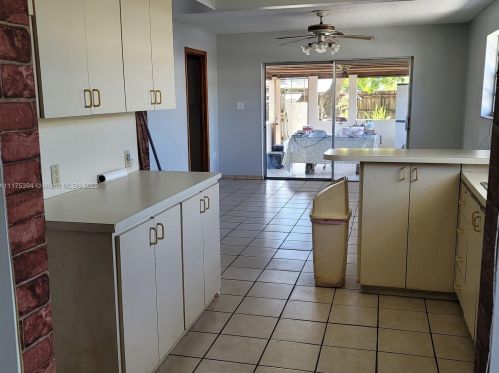474 57th St, Hialeah, FL 33013-1352