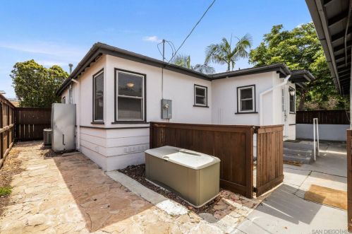 4350 Pomona Ave, La Mesa CA  91942-9117 exterior