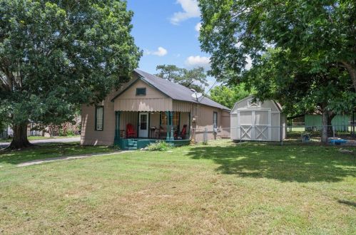 922 2nd St, Bellvue, TX 77418-2947
