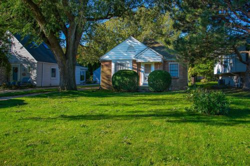 3923 Lake Dr, Milwaukee, WI 53211-2449