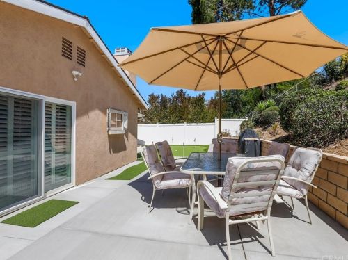 6569 Pinion St, Calabasas CA  91377-1212 exterior