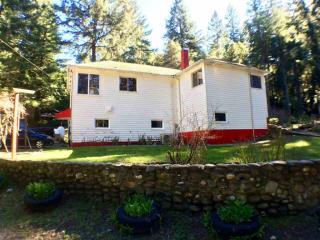 115 Cleveland Ln, Gasquet, CA 95543-9635