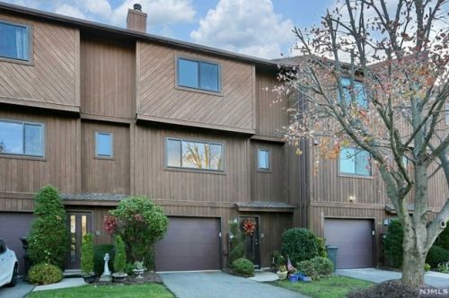 50 Alana Dr, Paterson, NJ 07506-3446