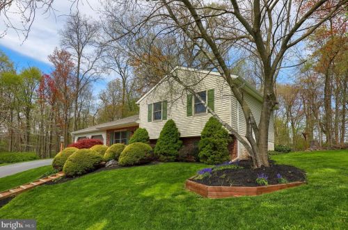 7 Garden Spot Dr, Schoeneck, PA 17578-9103