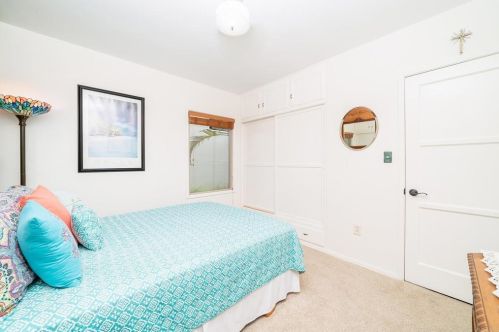 4438 Pescadero Ave, San Diego CA 92107-3629 exterior