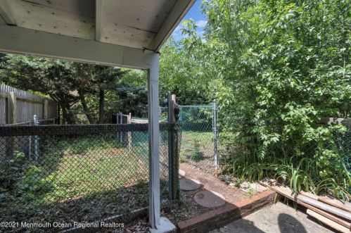 6 Vermont Ave, Jackson Twp NJ  08527-1522 exterior