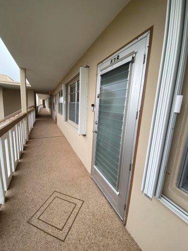 428 Wellington G, West Palm Beach, FL 33417-2568