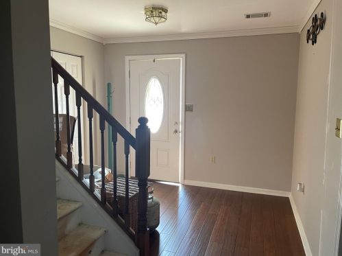 108 Country Ridge Dr, Red Lion, PA 17356-8853