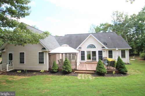 3908 Rapidan Hills Dr, Locust Grove VA  22508-2271 exterior