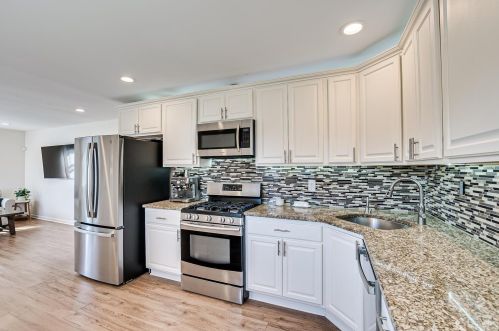 9 Madeline Ave, East Brunswick NJ  08816-3836 exterior