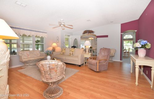 700 Silverthorn Ct, Sebastian, FL 32976-7349
