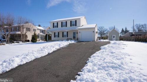 1749 Walnut St, Lansdale, PA 19446-1136