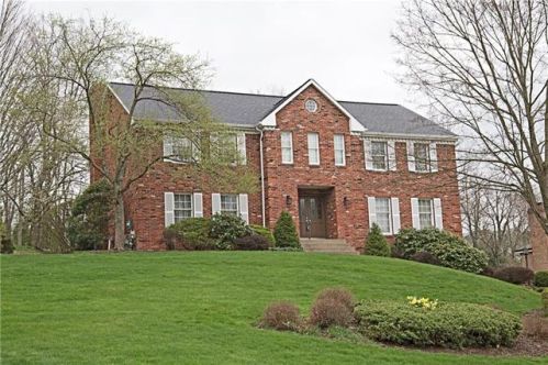109 Green Valley Ln, Canonsburg, PA 15317-3543