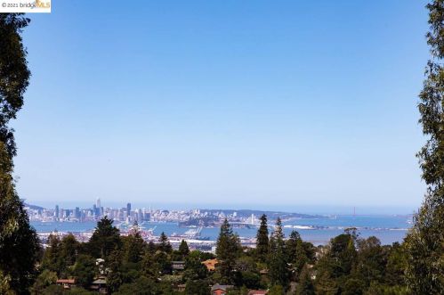 6421 Aspinwall Rd, Oakland, CA 94611-2115