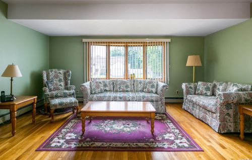 2047 Hancock Ave, North Bellmore NY  11710-1516 exterior