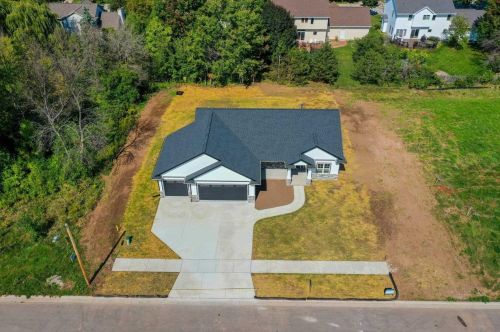 3441 Paula St, Green Bay, WI 54311-6143