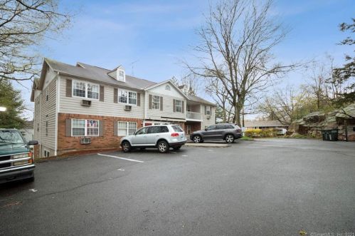 205 Glendale Ave, Bridgeport CT  06606-2738 exterior