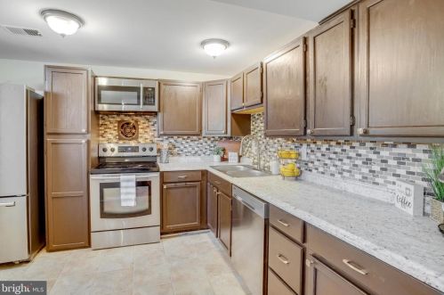 14019 Lindendale Rd, Woodbridge, VA 22193-4359